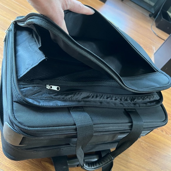 Samsonite work/travel bag. - Picture 2 of 13